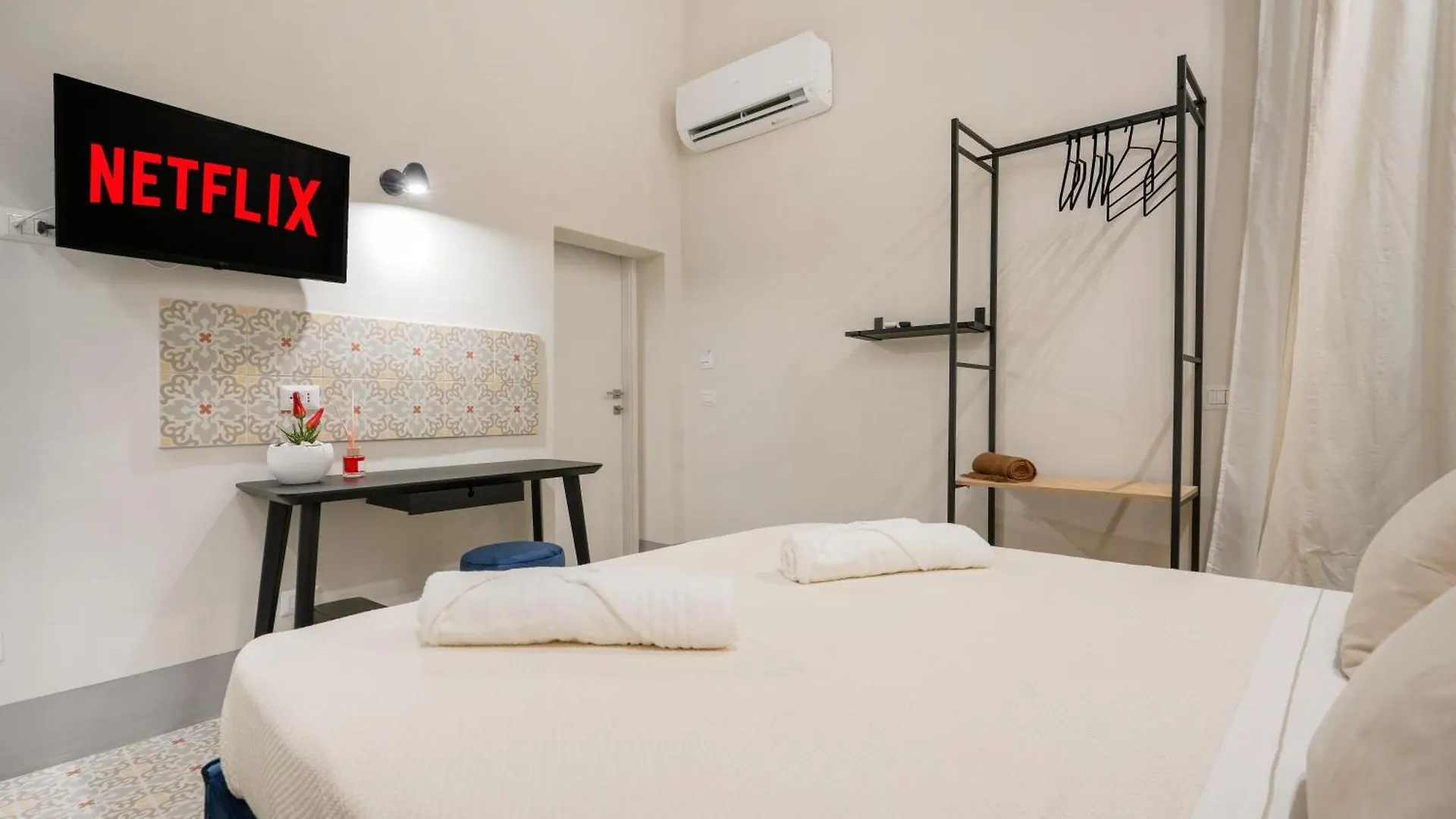 Mimi'S Rooms - Charming Old Town Бари Италия