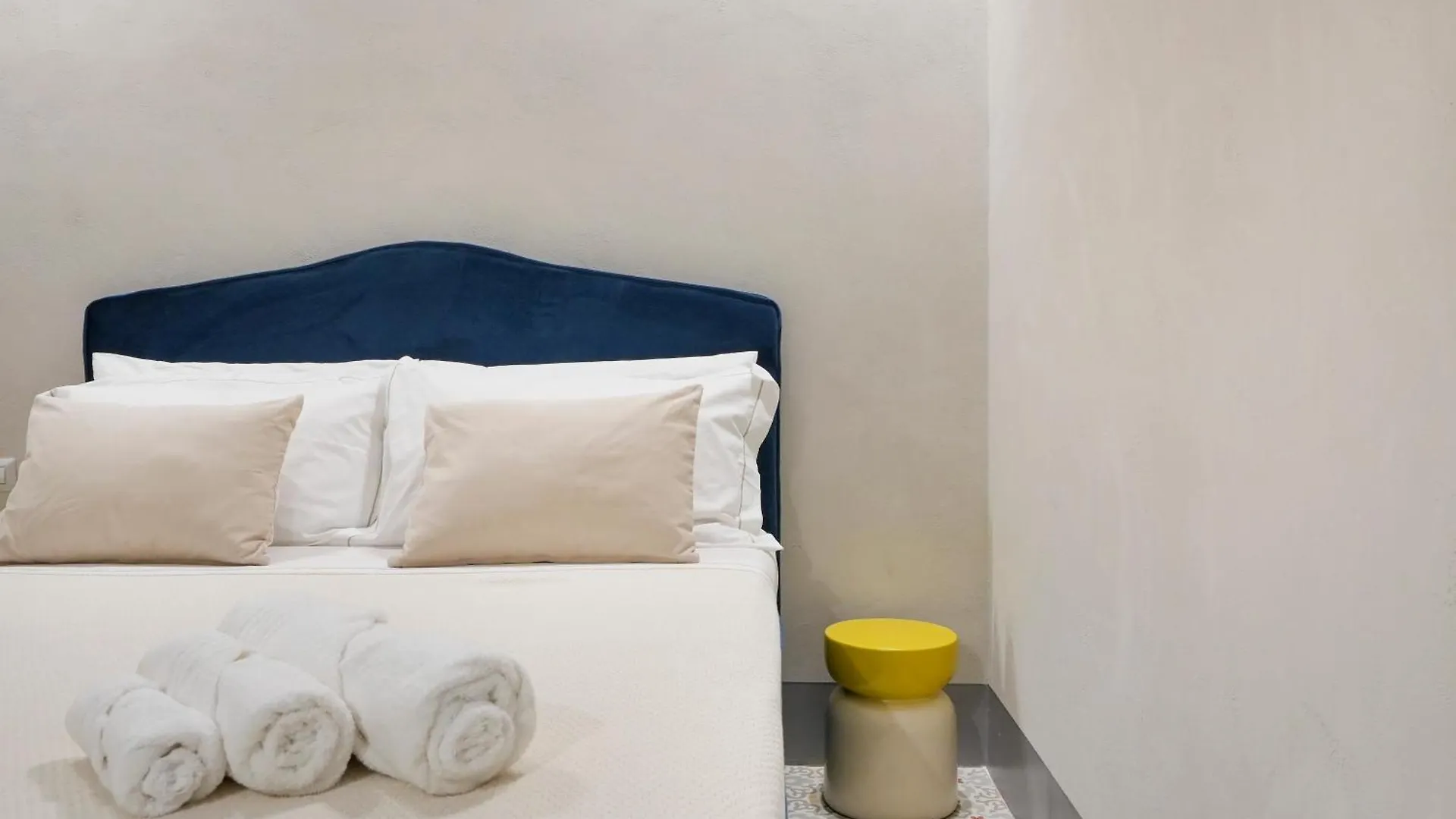 Mimi'S Rooms - Charming Old Town Bari Guest house